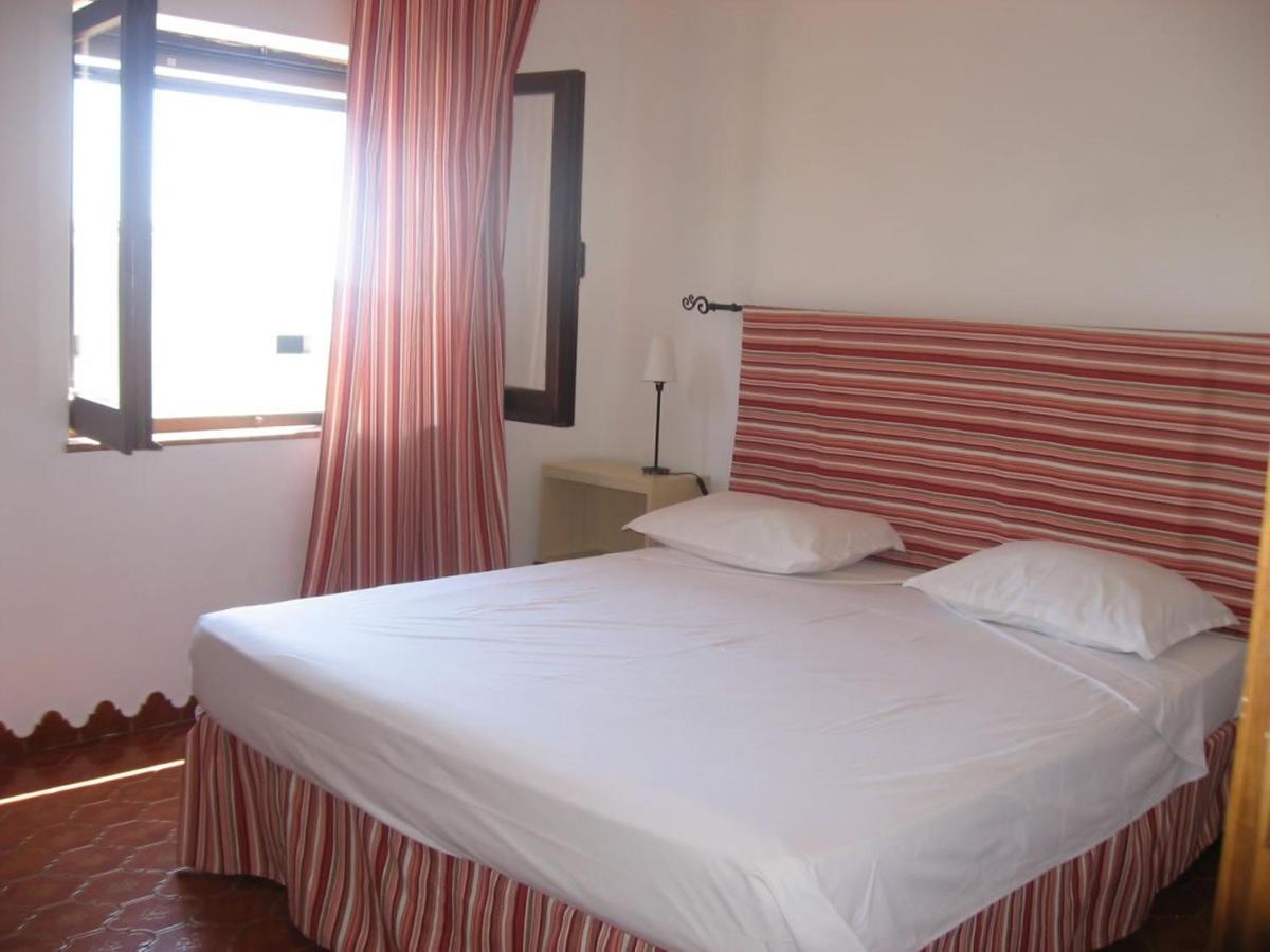 Nice Apartments In Waterfront Villa In Bosa Porto Alabe Tresnuraghes Zewnętrze zdjęcie
